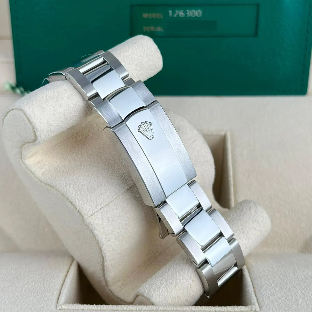 2023 Rolex Datejust 41 Smooth / White / Oyster 126300-0005 Listing Image 4