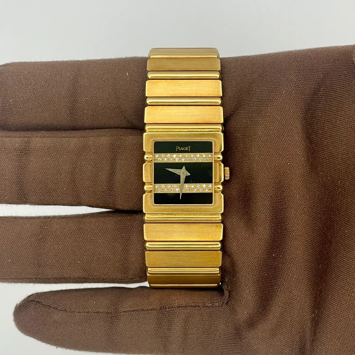 Piaget Polo Quartz Yellow Gold / Black Onyx/Diamond-Set / Bracelet 8131 C 701