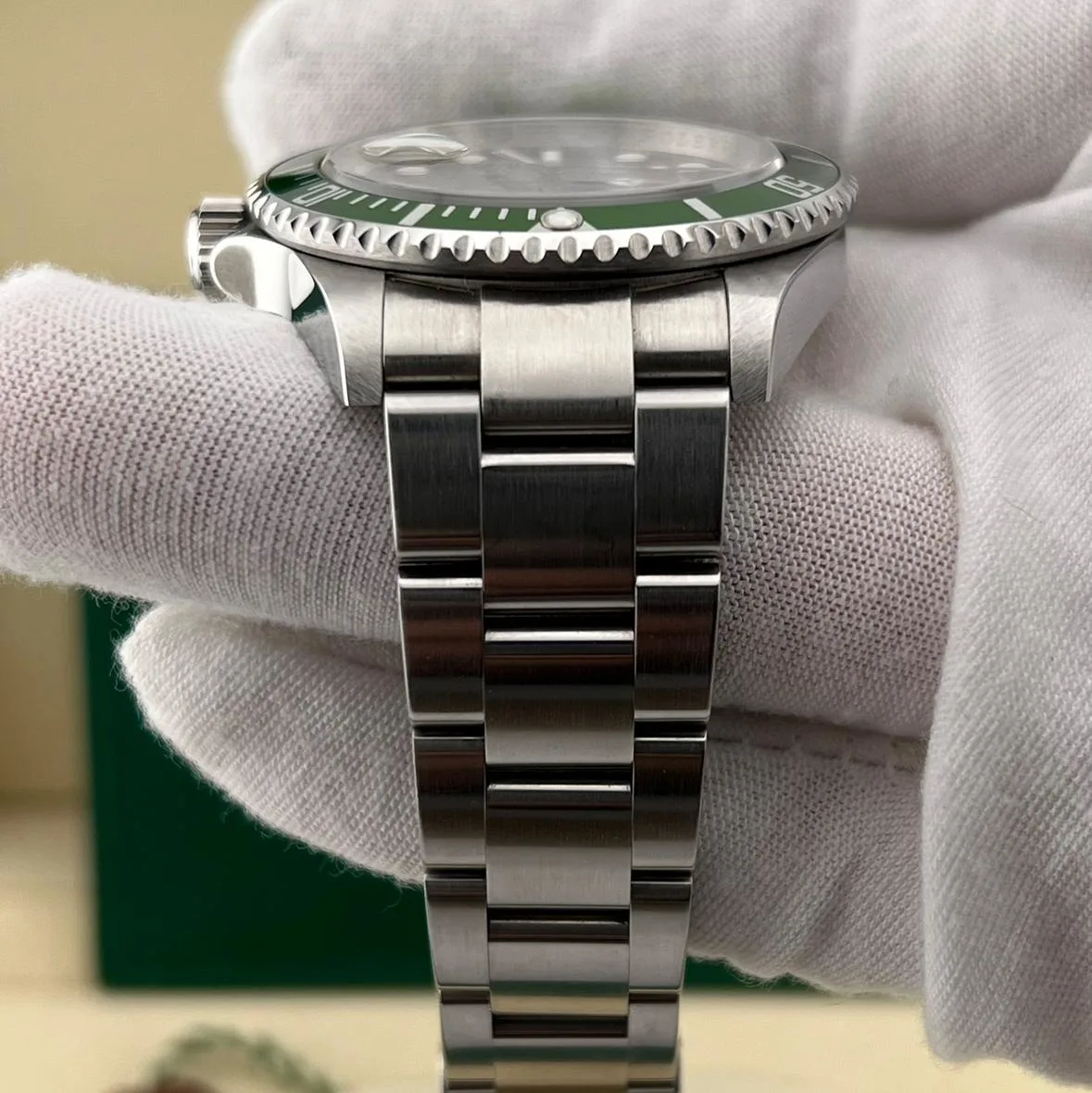 2008 Rolex Submariner Date "Kermit" 16610LV Listing Image 6