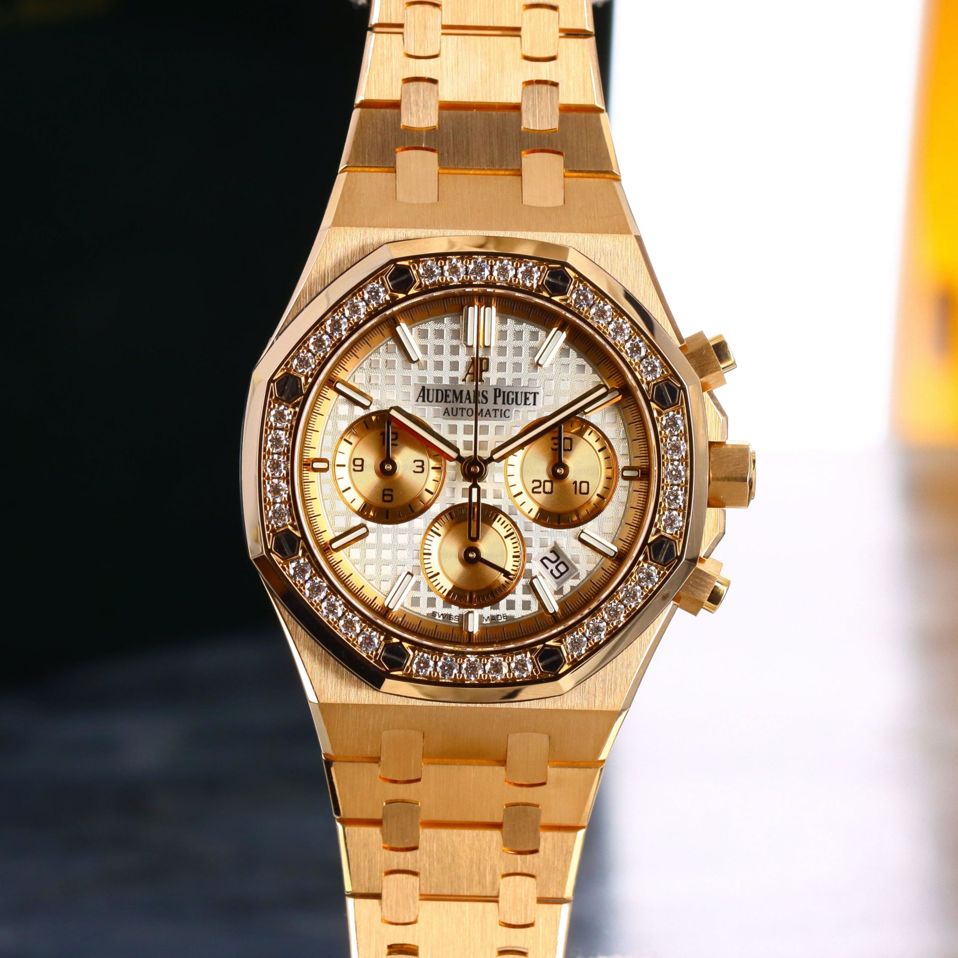 Audemars Piguet Royal Oak Chronograph 38 Rose Gold / Diamond-Set