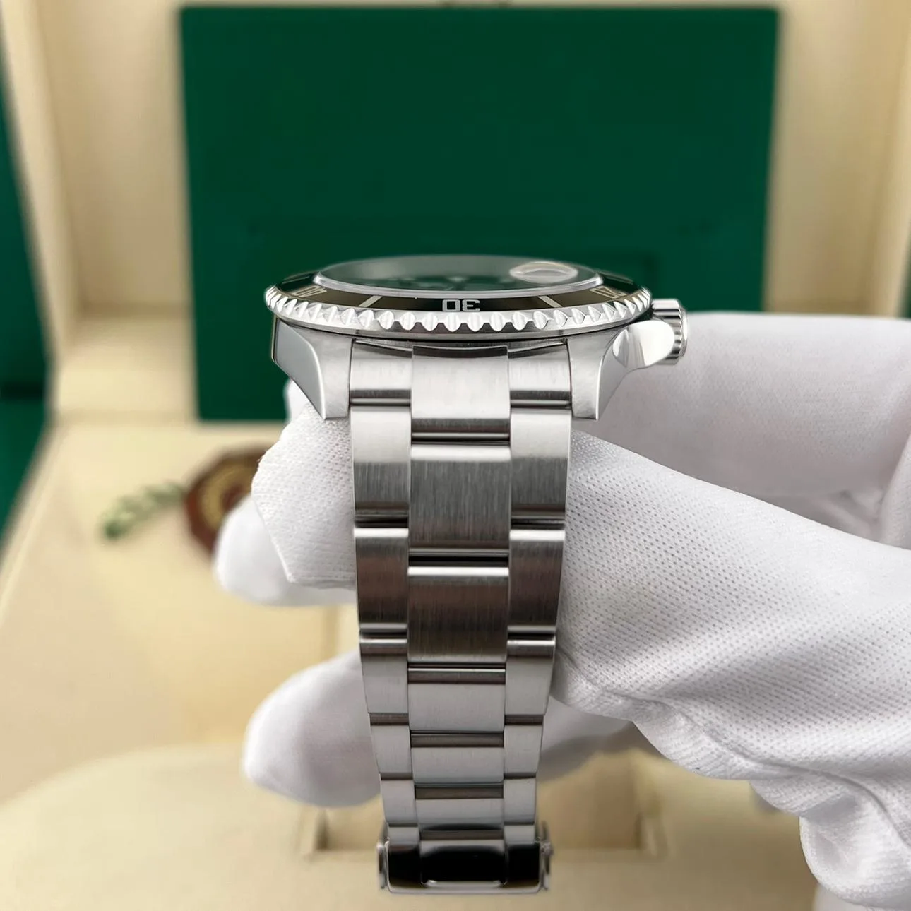 2006 Rolex Submariner Date / SuperLuminova 16610 Listing Image 5