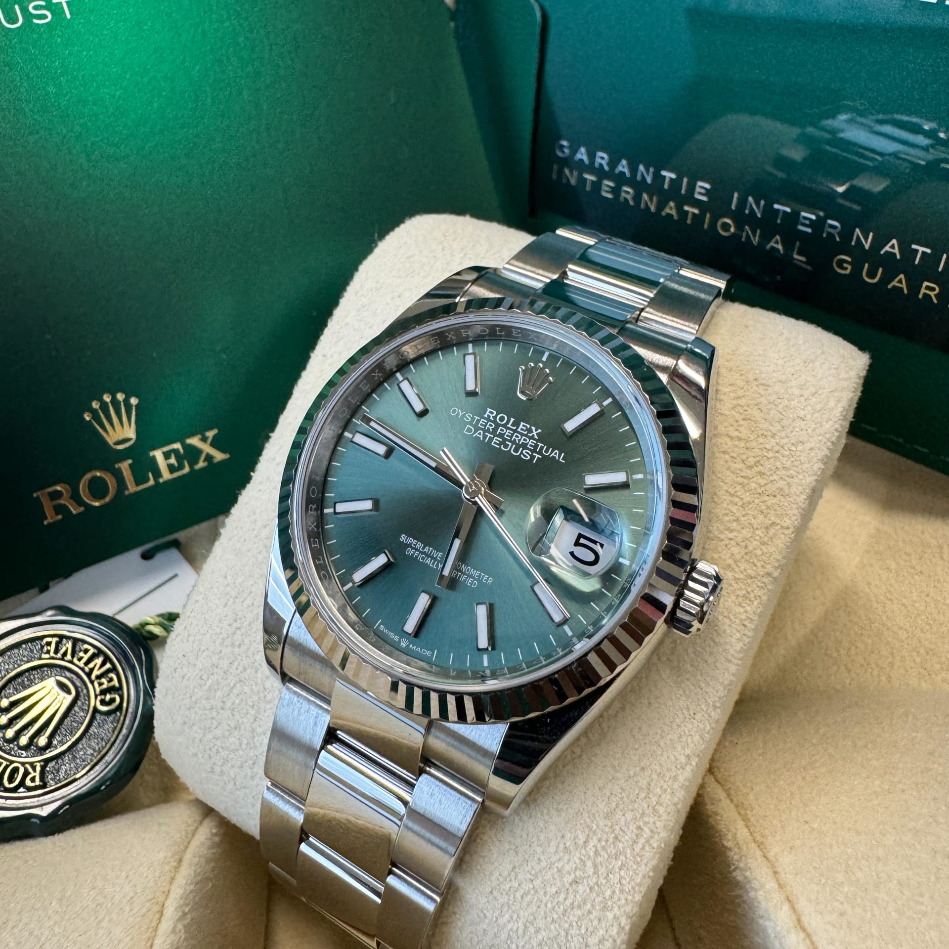 Rolex Datejust 36 Fluted / Mint Green / Oyster 126234-0052