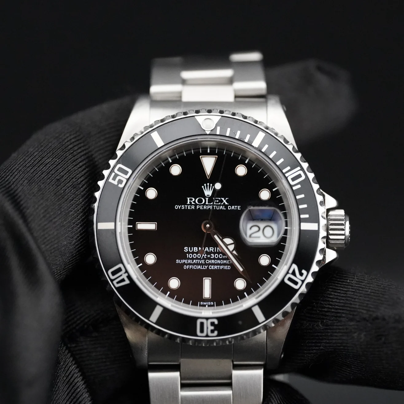 1998 Rolex Submariner Date "Swiss Only" 16610