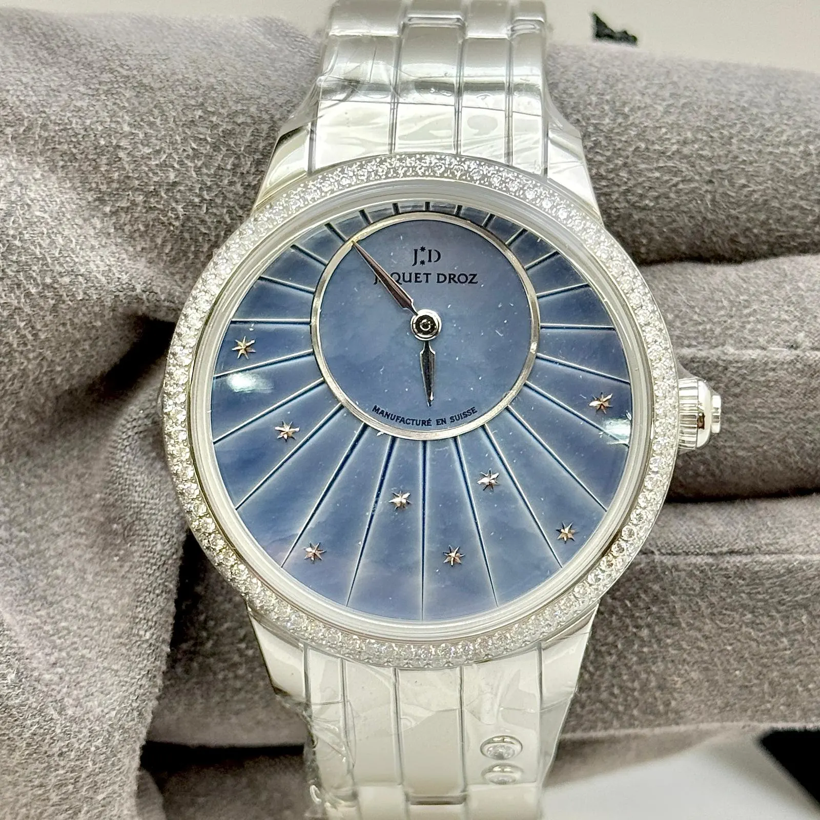 2023 Jaquet Droz Petite Heure Minute 35 Steel / Diamond-Set / Blue MOP / Bracelet J005000170