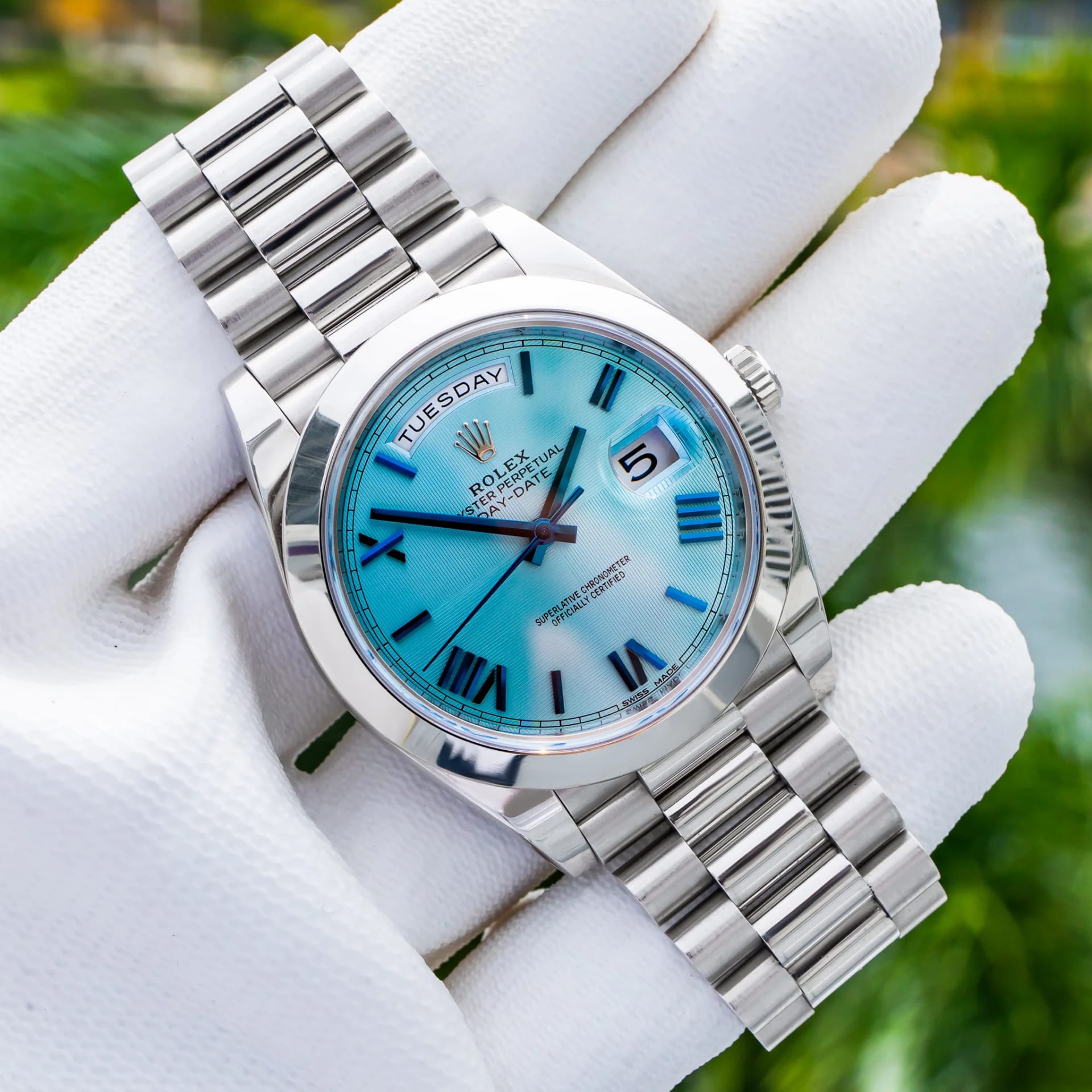 Rolex Day-Date 40 Platinum Smooth Ice-Blue Quadrant Roman