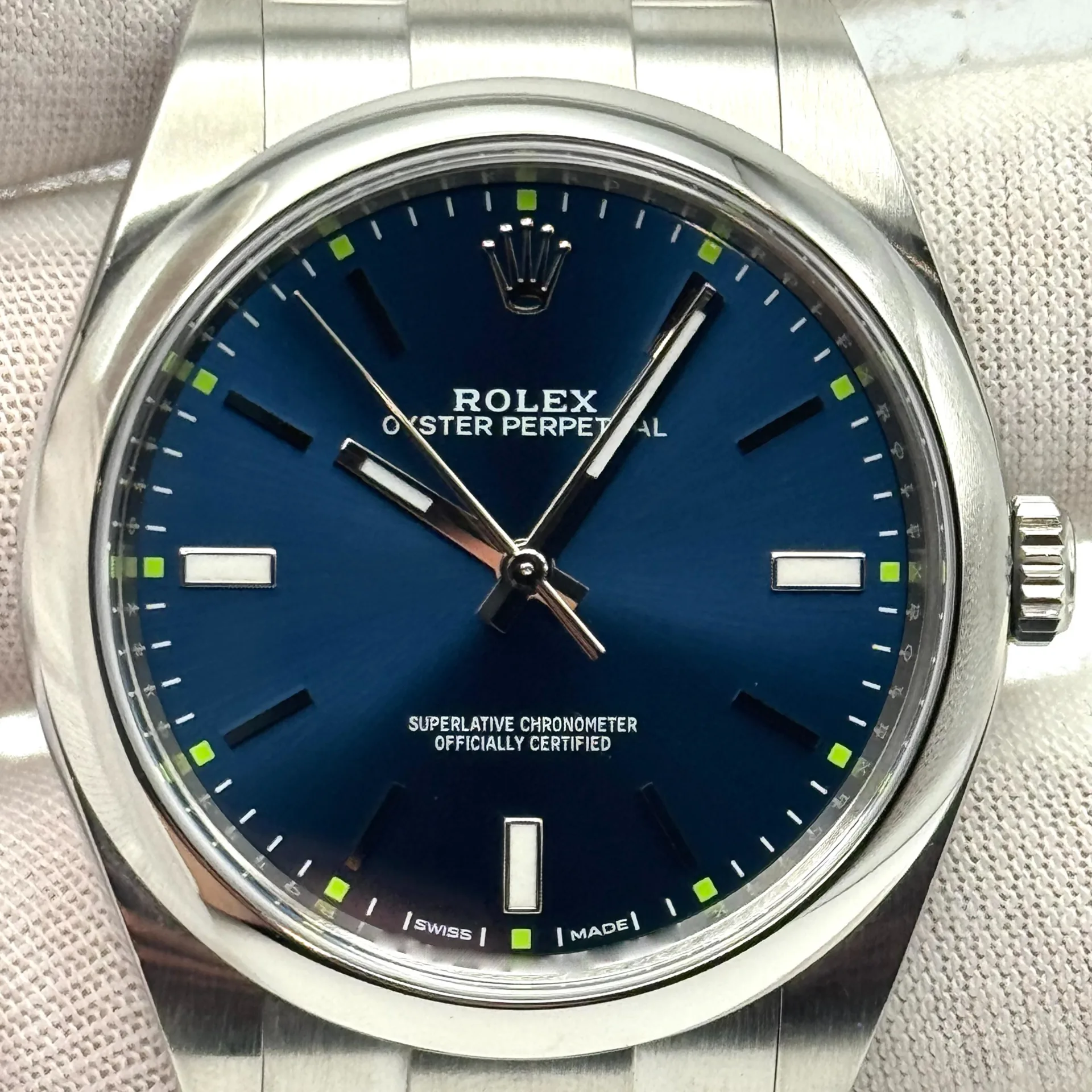 Auction: Rolex Oyster Perpetual 39 Blue 114300-0003 Bezel