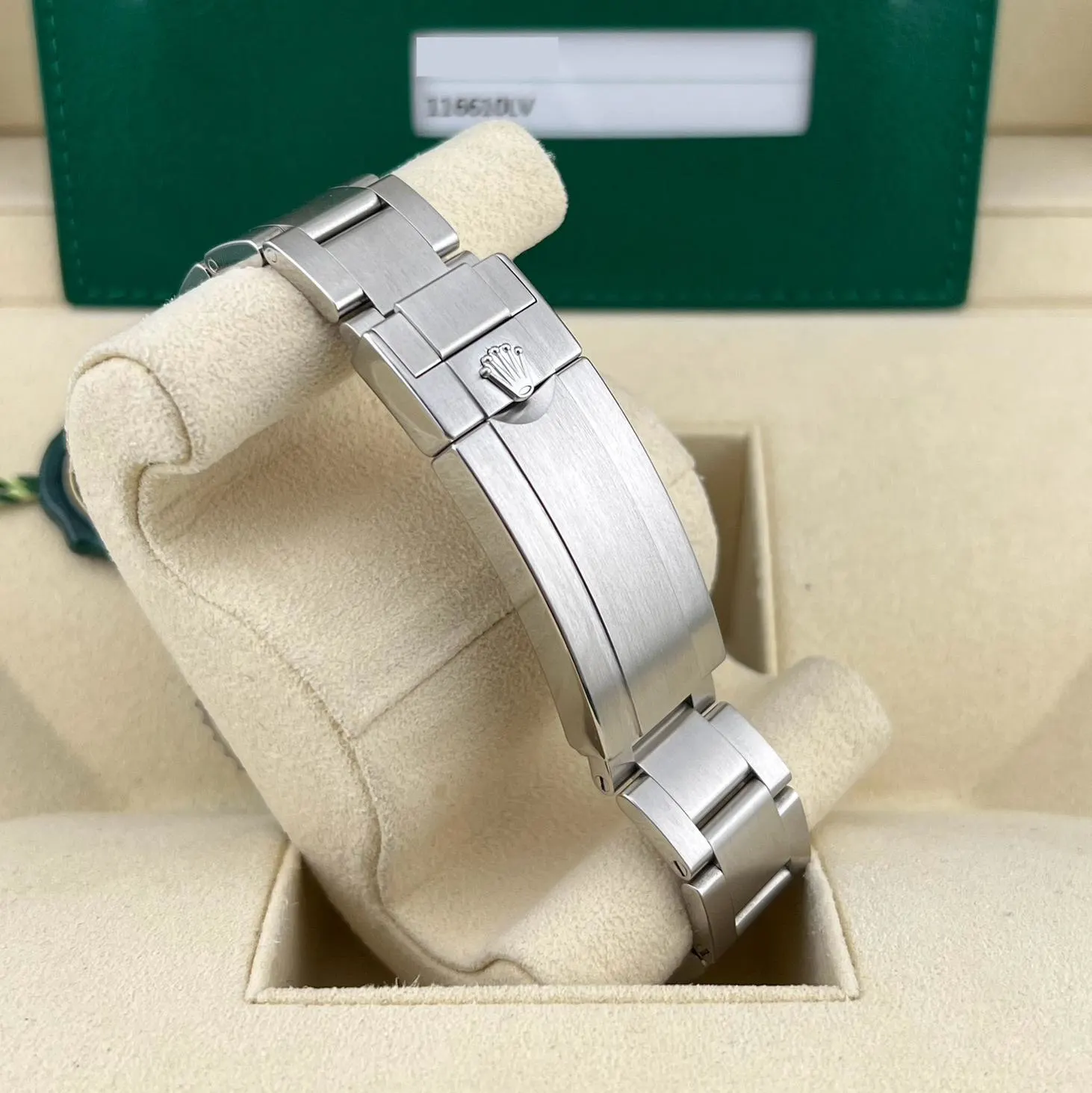 2019 Rolex Submariner "Hulk" 116610LV Listing Image 6