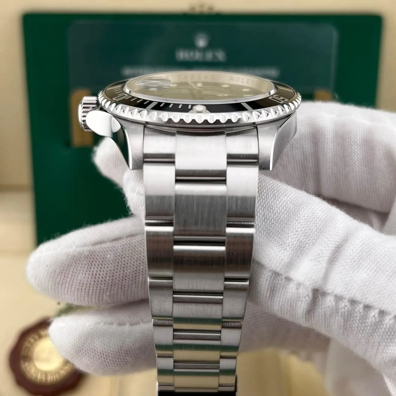 2009 Rolex Submariner Date / SuperLuminova 16610 Listing Image 6