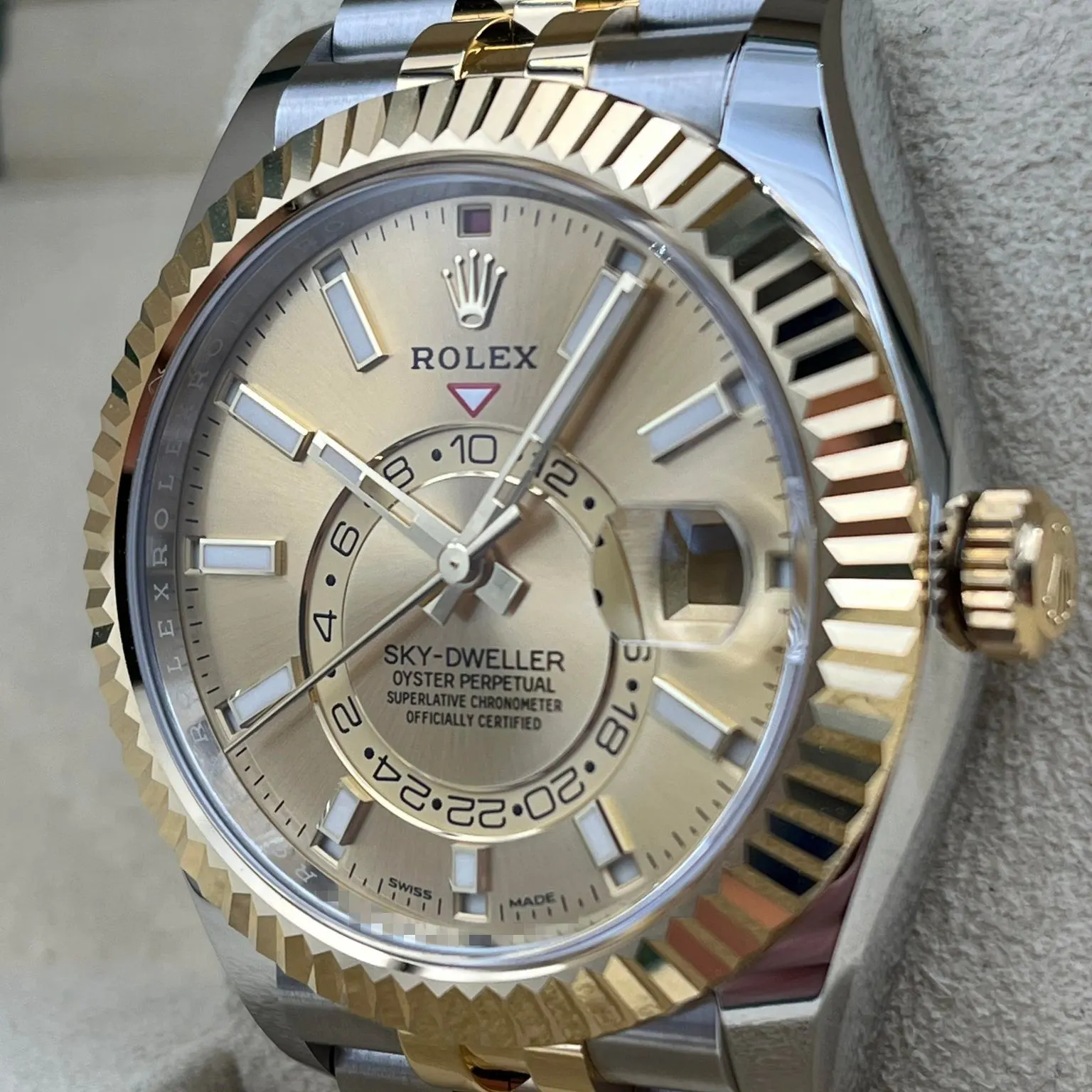 2022 Rolex Sky-Dweller Two-Tone / Champagne / Jubilee 326933-0004 Listing Image 2