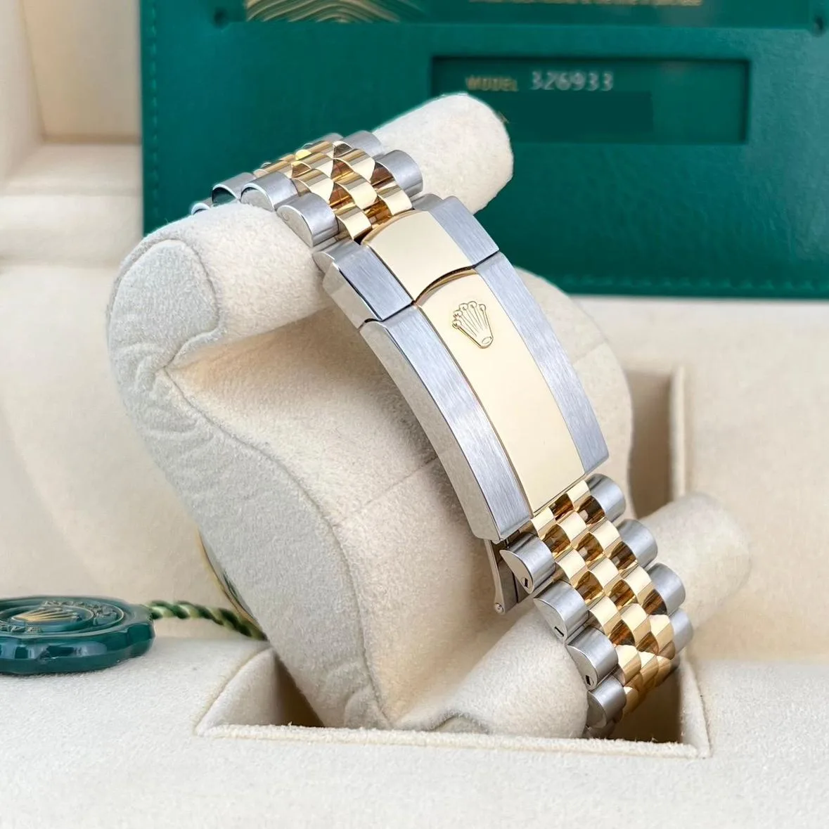 2022 Rolex Sky-Dweller Two-Tone / Champagne / Jubilee 326933-0004 Listing Image 4