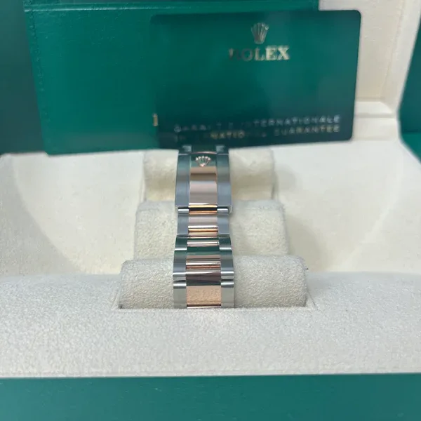 Rolex Datejust 41 Two-Tone / Fluted / Fluted-Motif / Oyster 126331-0017 Listing Image 4