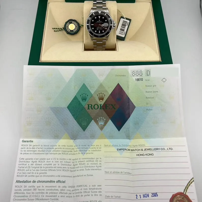 2005 Rolex Submariner Date / SuperLuminova 16610 Listing Image 7