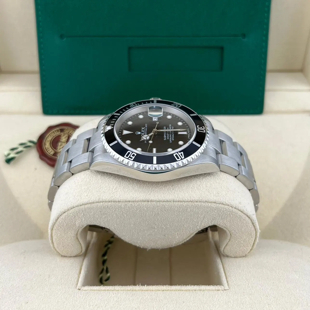 2006 Rolex Submariner Date / SuperLuminova 16610 Listing Image 3