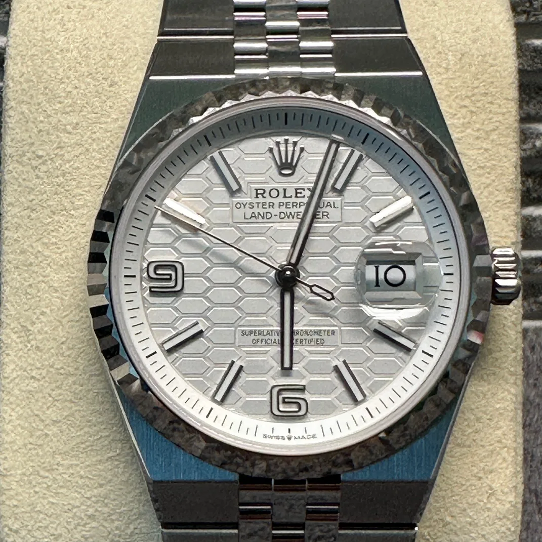 2025 Rolex Land-Dweller 36 Oystersteel / Fluted / White Honeycomb Motif/ Arabic / Flat Jubilee 127234-0001