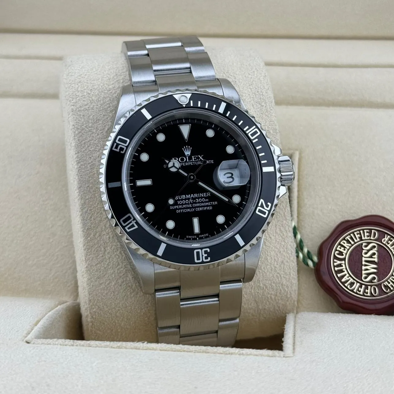 2004 Rolex Submariner Date / SuperLuminova 16610 Listing Image 1