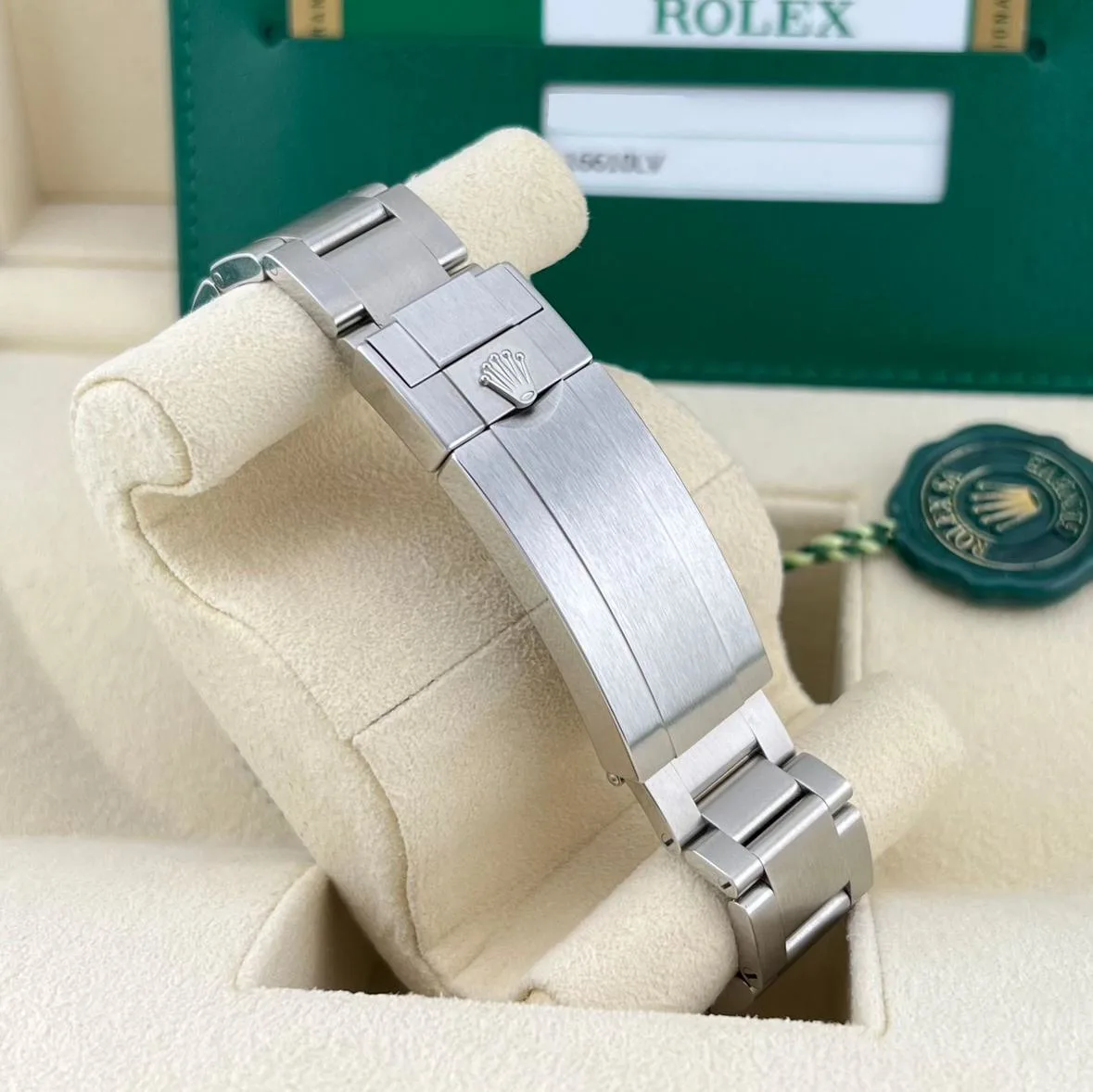 2020 Rolex Submariner "Hulk" 116610LV Listing Image 6