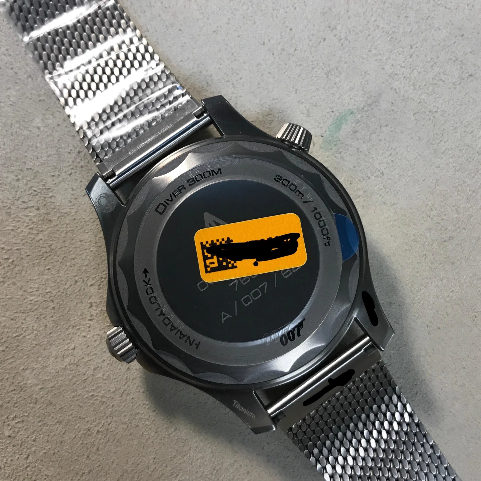 Omega Seamaster Diver 300M "No Time to Die" / Bracelet 210.90.42.20.01.001 Listing Image 4