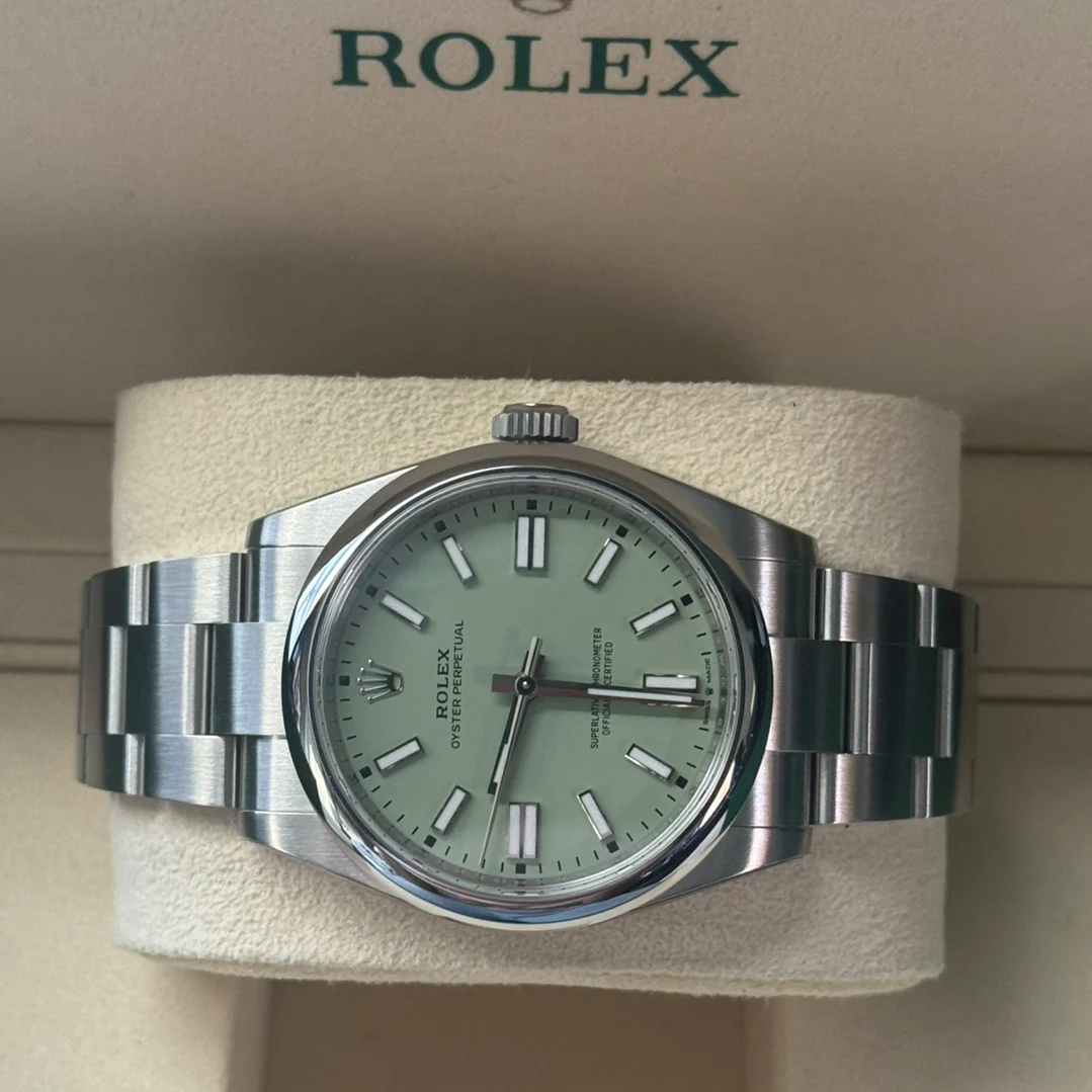 Auction: 2025 Rolex Oyster Perpetual 41 Steel / Smooth / Pistachio