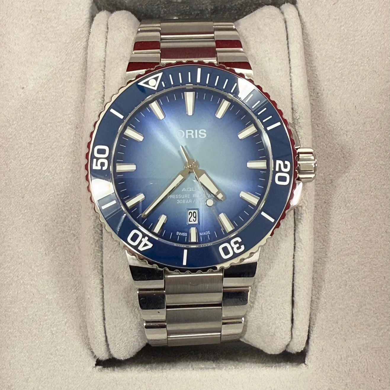 Auction: Oris Aquis Lake Baikal Limited to 1,999 Pieces 01 733
