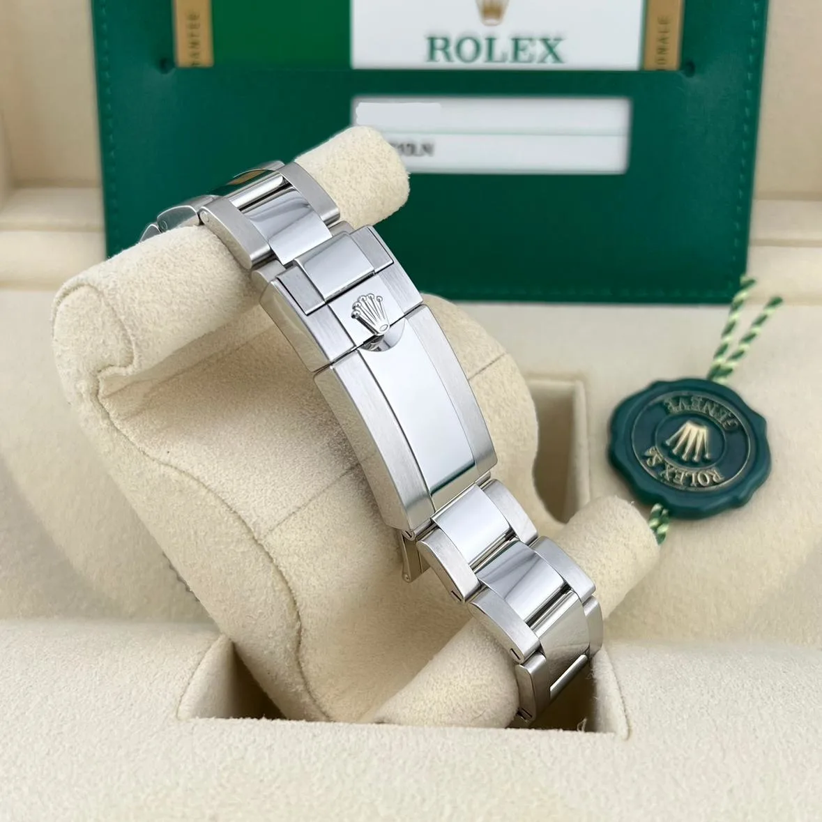 2017 Rolex GMT-Master II / Black 116710LN-0001 Listing Image 6