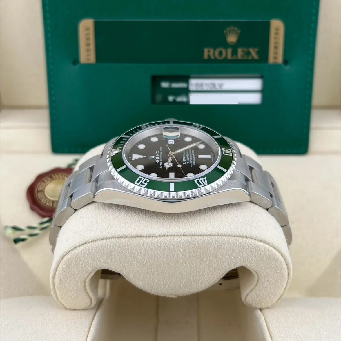 2007 Rolex Submariner Date "Kermit" 16610LV Listing Image 2