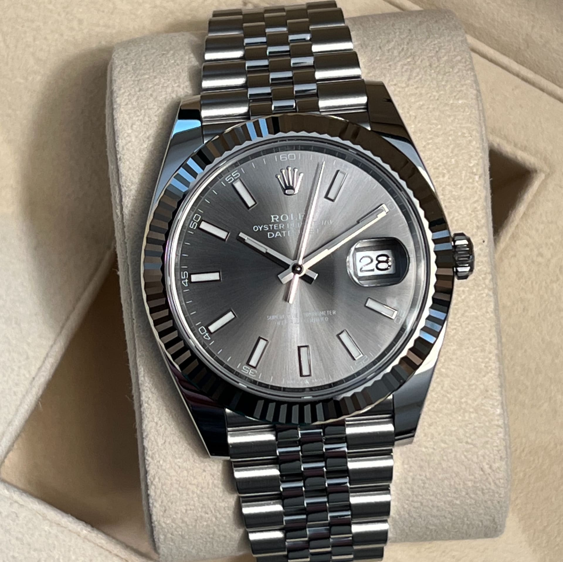 Rolex datejust 41 dark hotsell rhodium jubilee