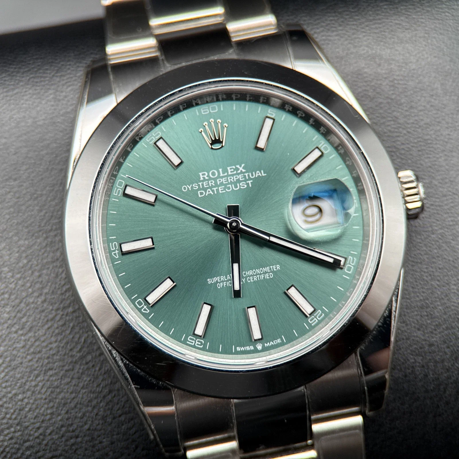 2024 Rolex Datejust 41 Smooth / Mint Green / Oyster 126300-0019
