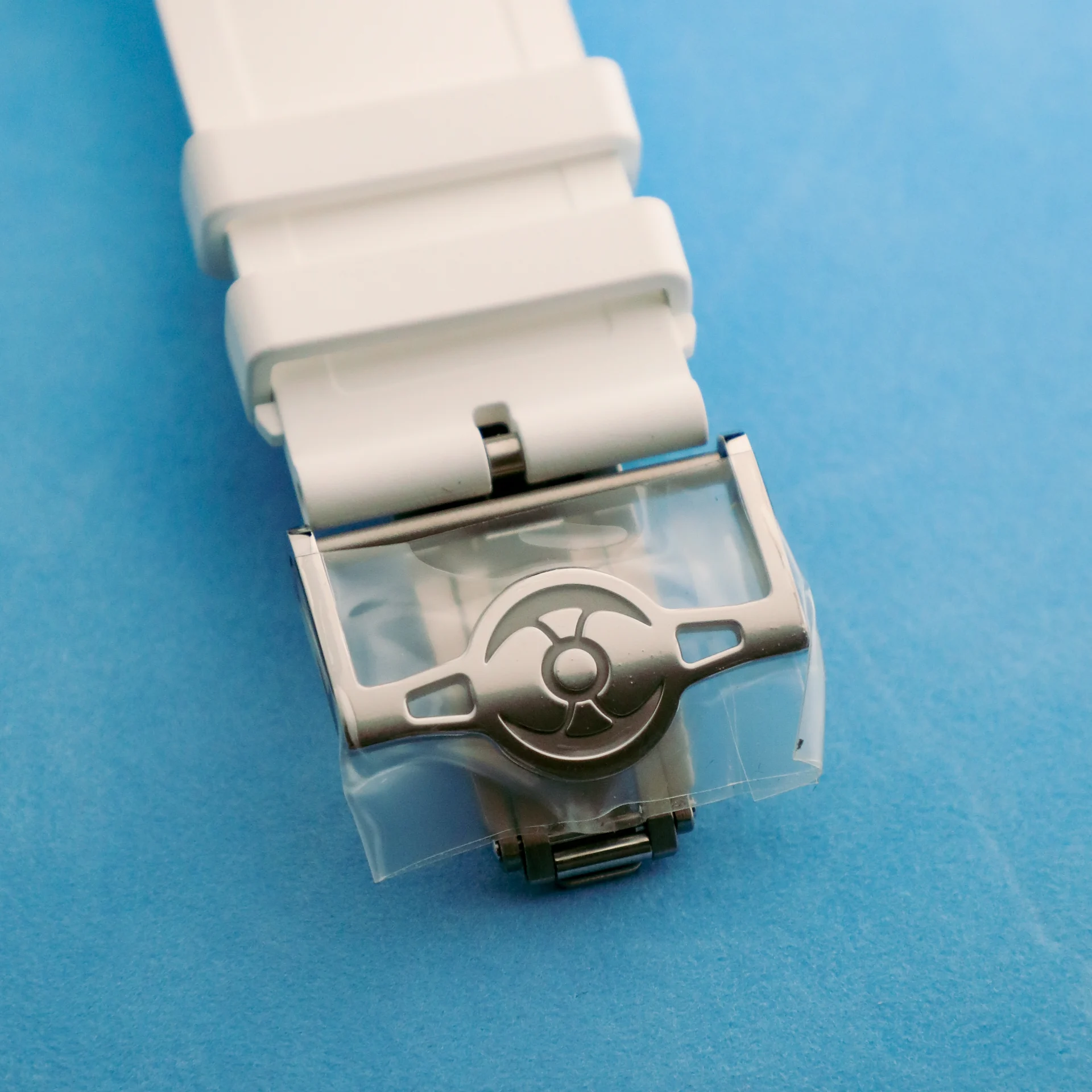 Auction: 2025 MB&F Legacy Machine Perpetual Evo Ice Blue 07