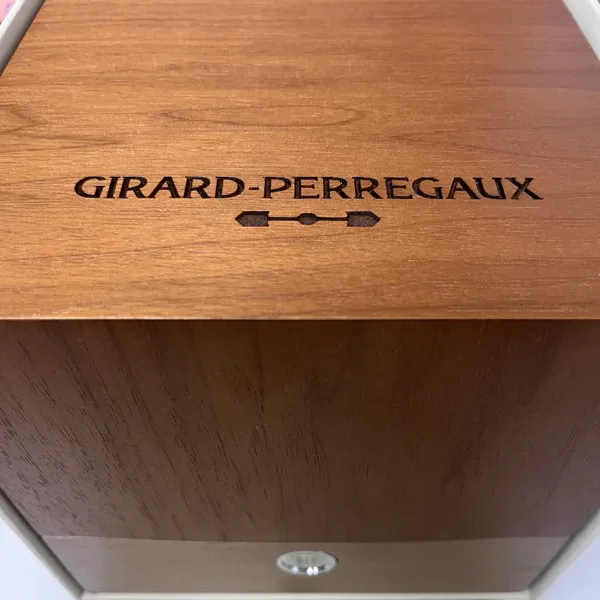 Girard-Perregaux Laureato 42 Automatic Ceramic / Black / Bracelet 81010-32-631-32A Listing Image 5