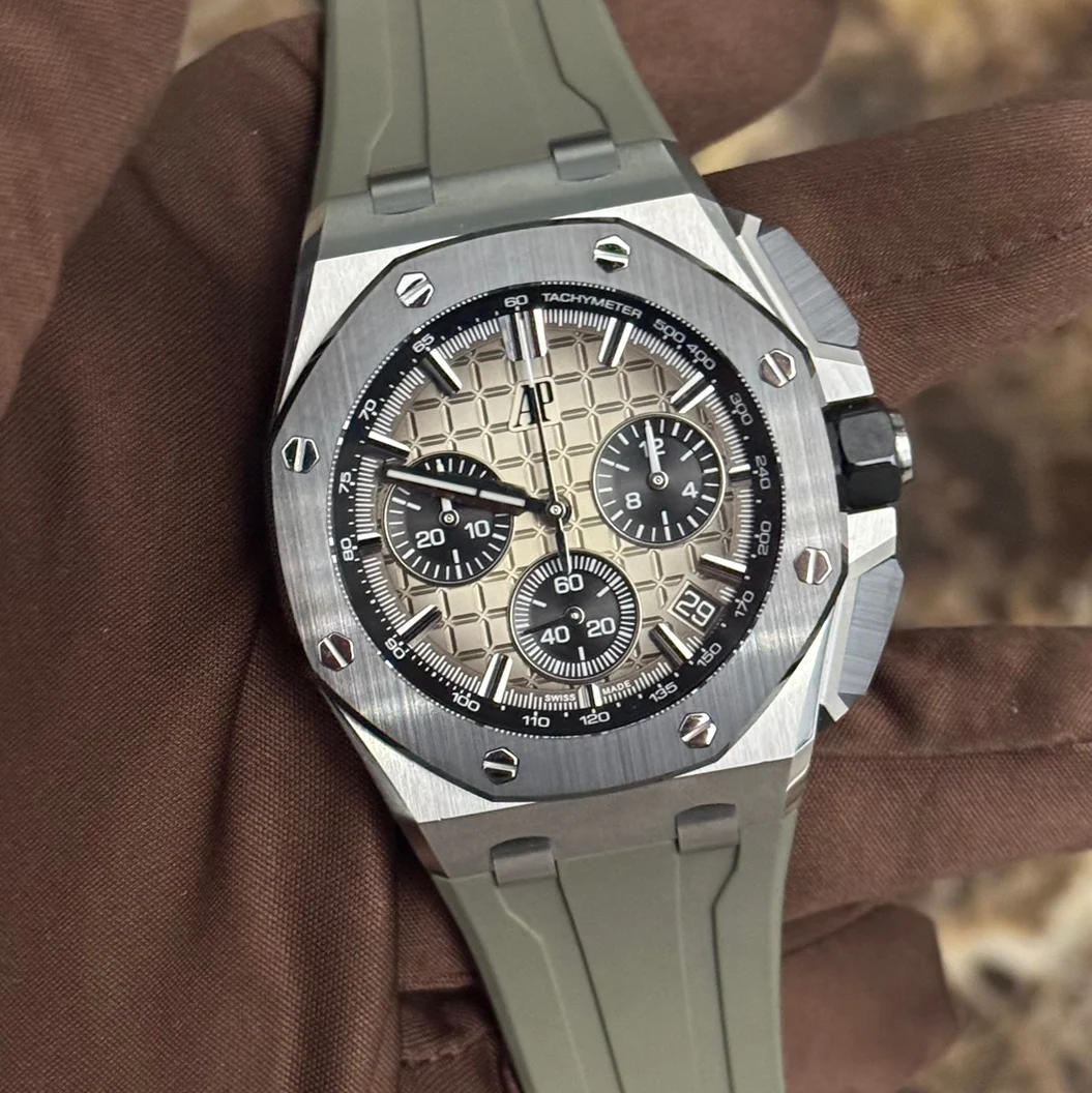 2021 Audemars Piguet Royal Oak Offshore Chronograph 43 Steel / Ceramic / Smoked Taupe / Rubber 26420SO.OO.A600CA.01