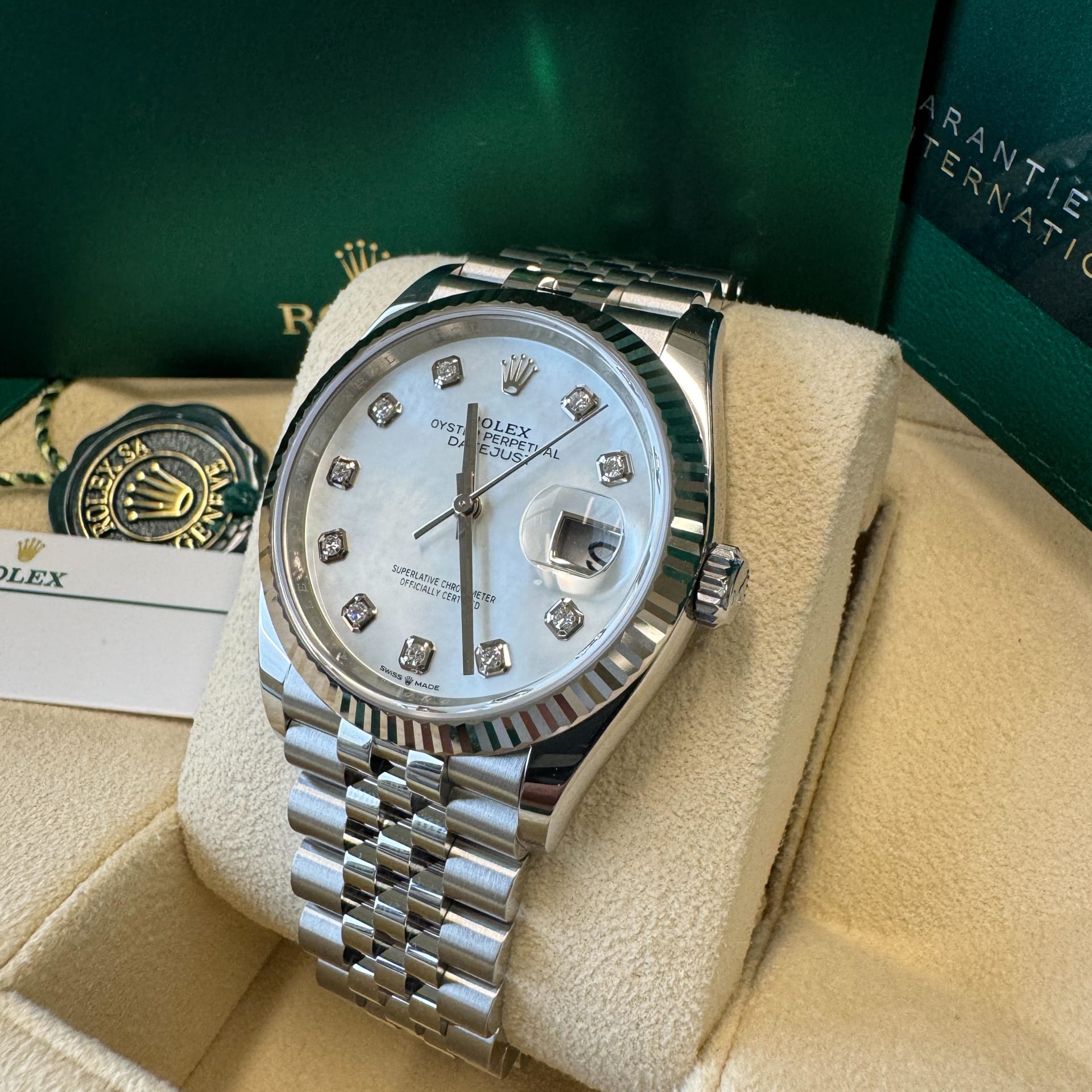 ゆり 116234 Rolex Datejust Silver Diamond Dial Mens Automatic Watch.