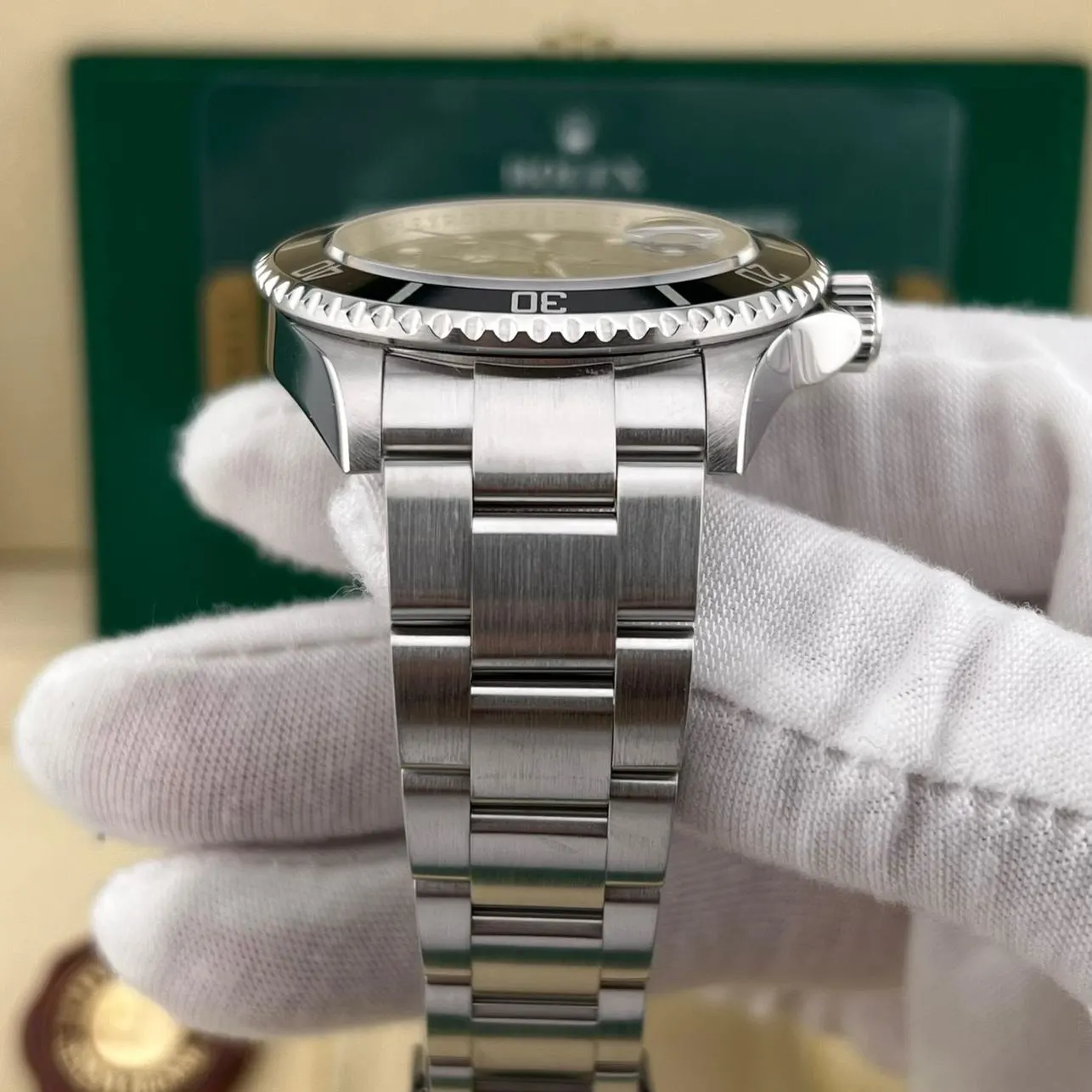 2009 Rolex Submariner Date / SuperLuminova 16610 Listing Image 5