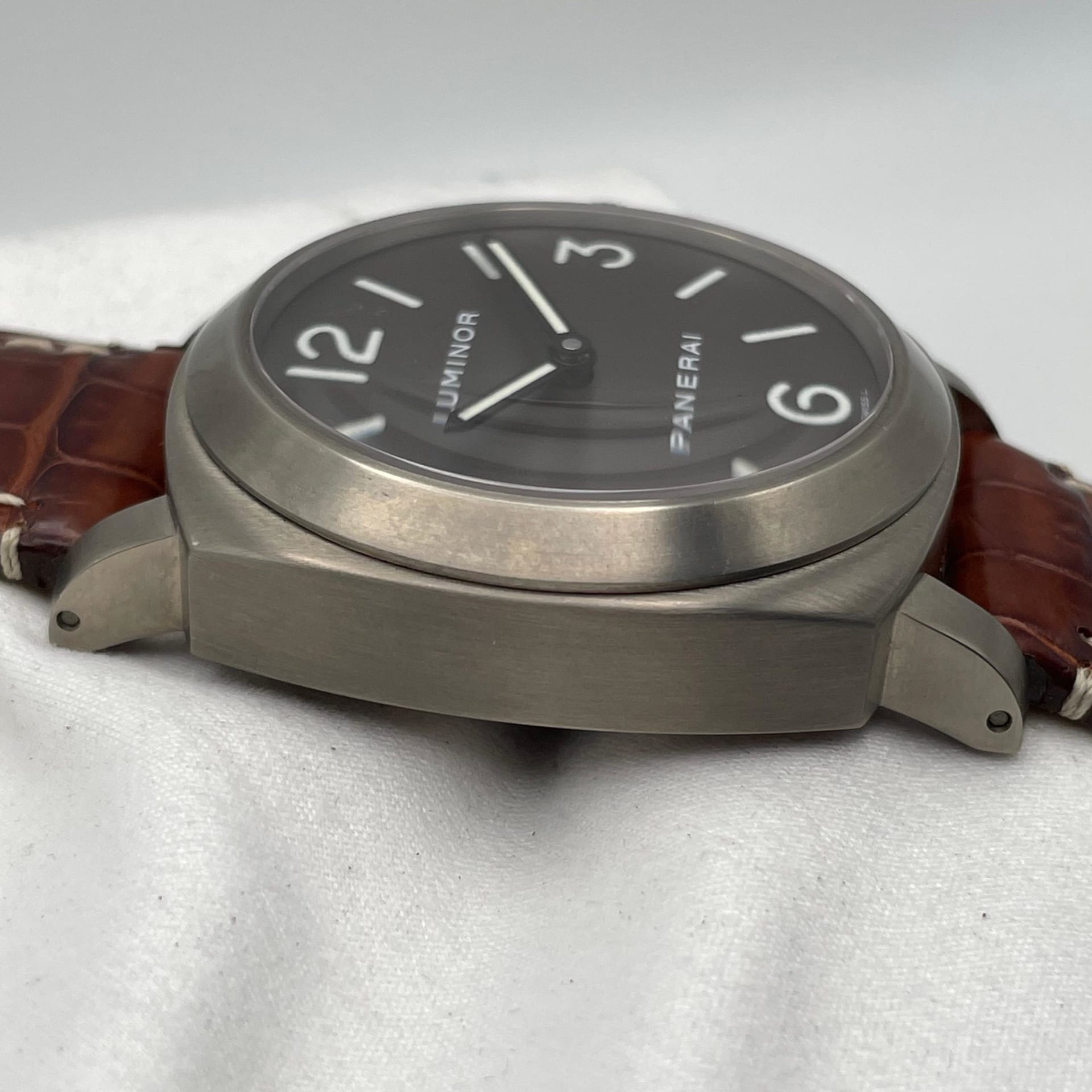 Panerai Luminor Base Titanium PAM00116 Watches Bezel