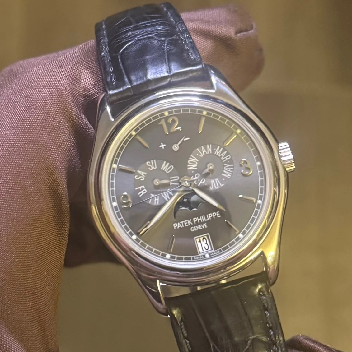 Patek Philippe Annual Calendar Platinum / Gray 5146P-001
