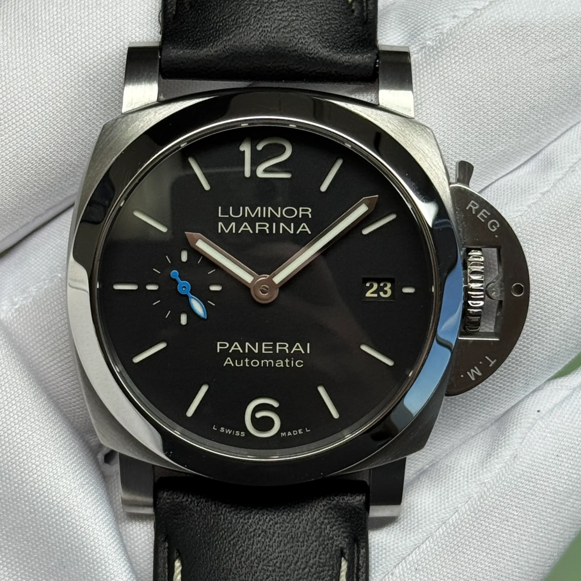 2023 Panerai Luminor Quaranta PAM01372