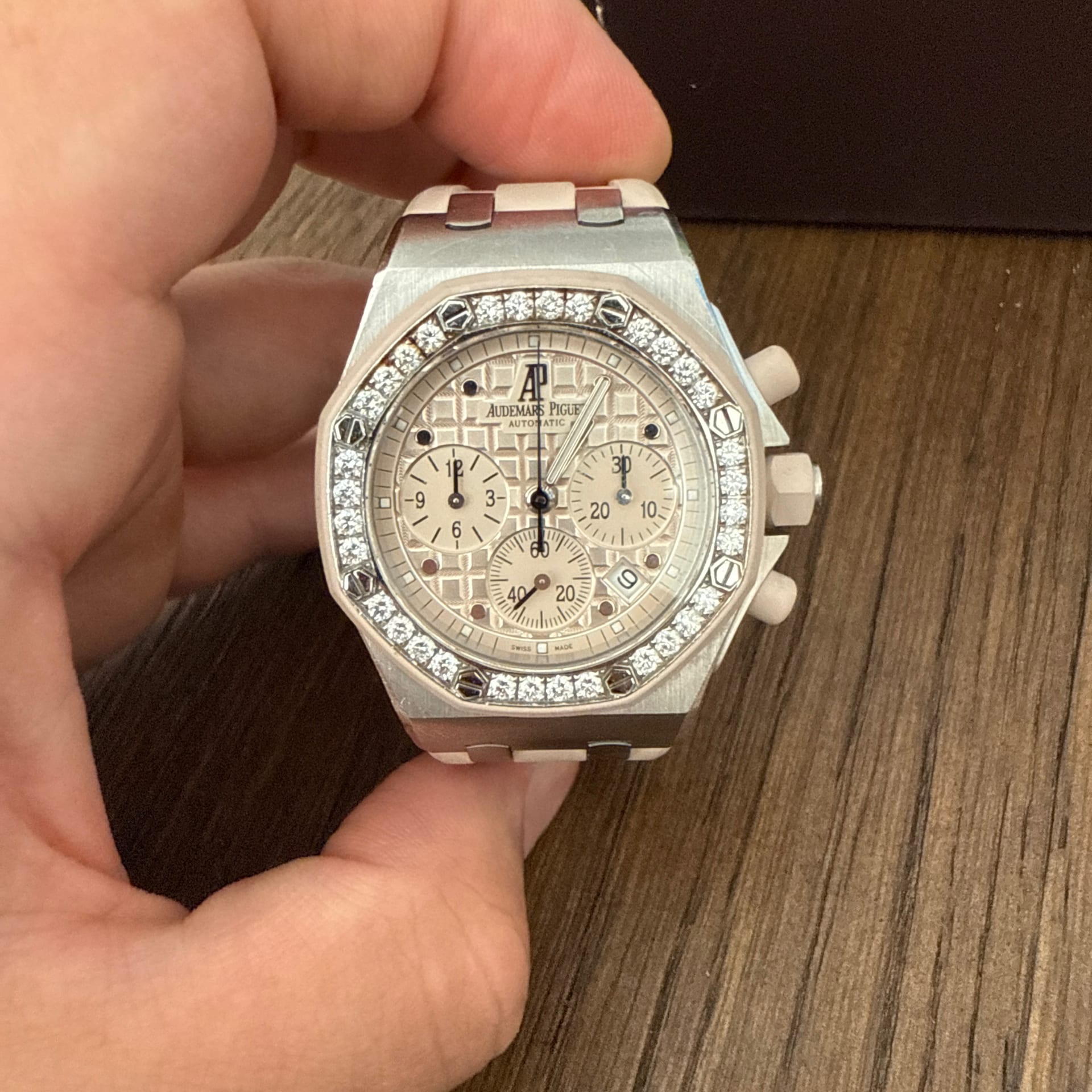 ポコ Zelos ZX Chronograph | Hands-on Review – WatchReport.com