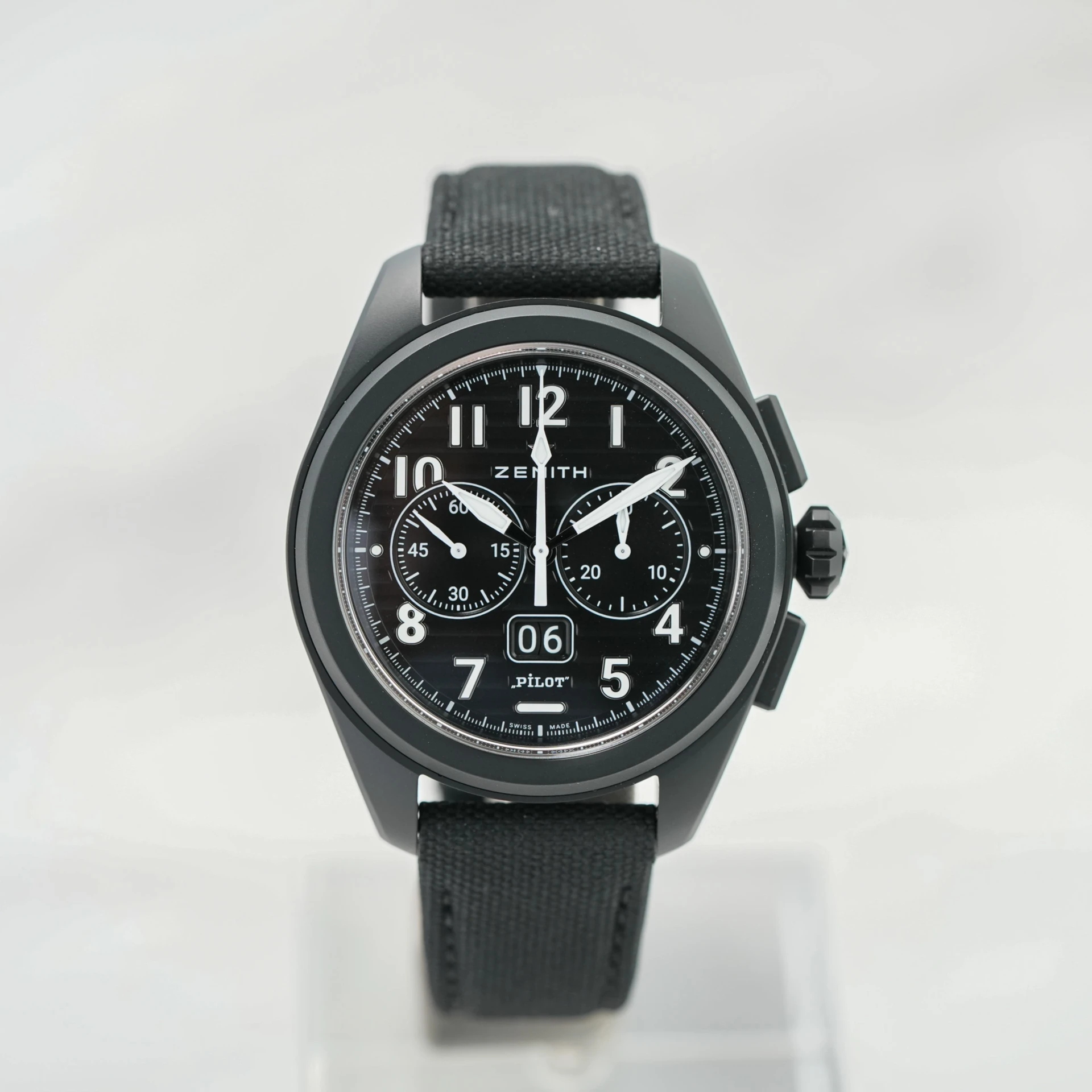 Zenith Pilot Big Date Flyback Black Ceramic / Black 49.4000.3652/21.I001