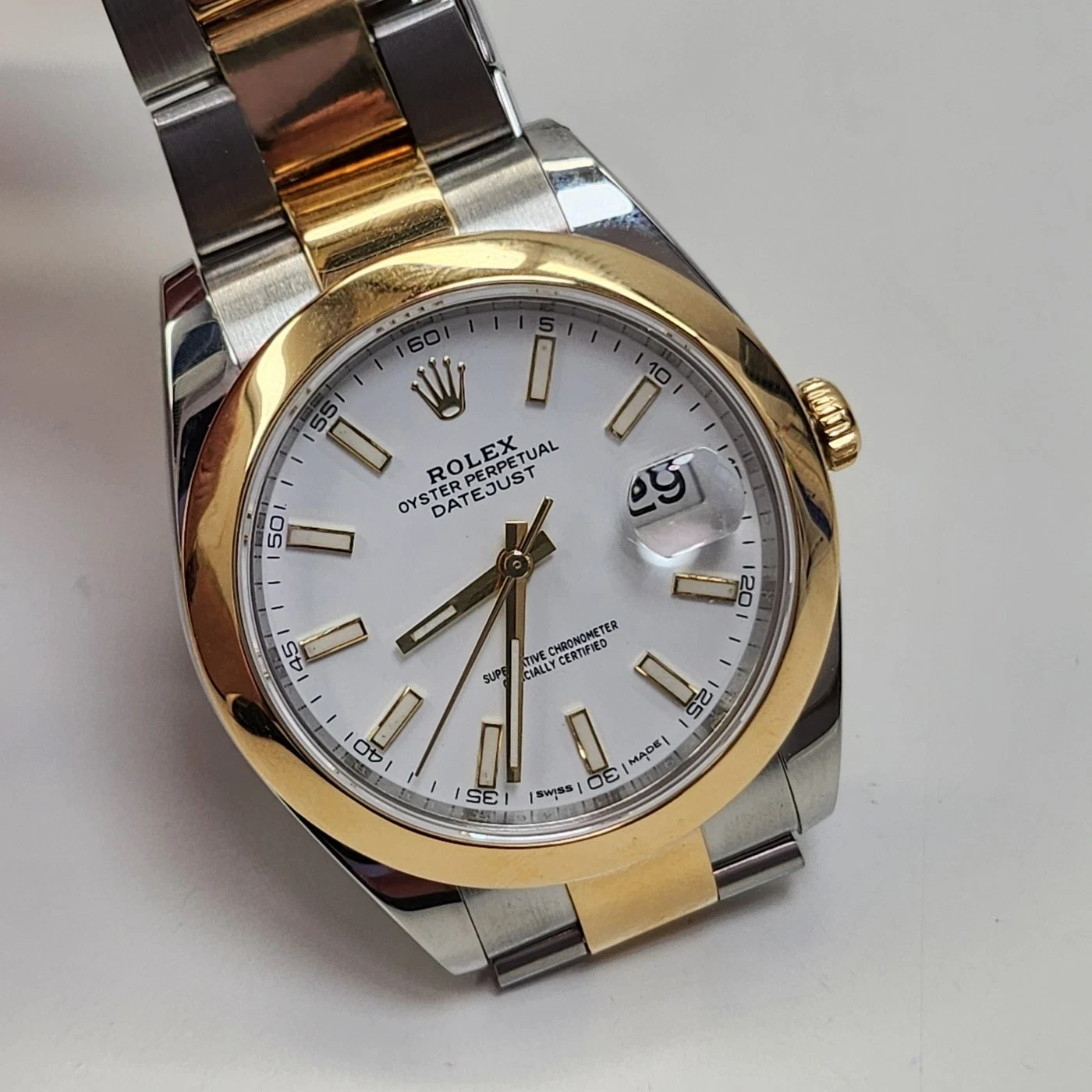 Rolex Datejust 41 Two-Tone / Smooth / White / Oyster 126303-0015
