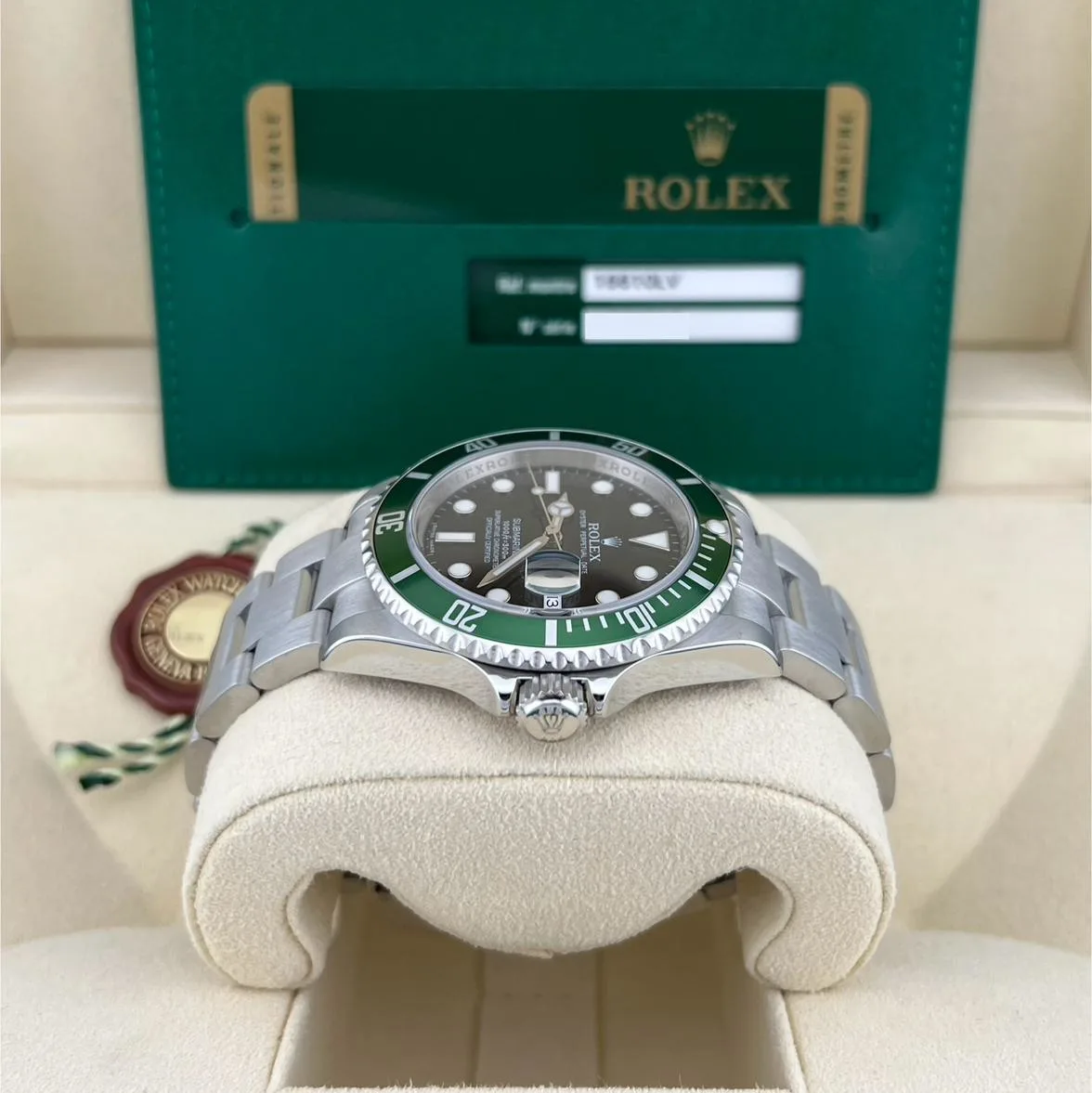 2009 Rolex Submariner Date "Kermit" 16610LV Listing Image 4