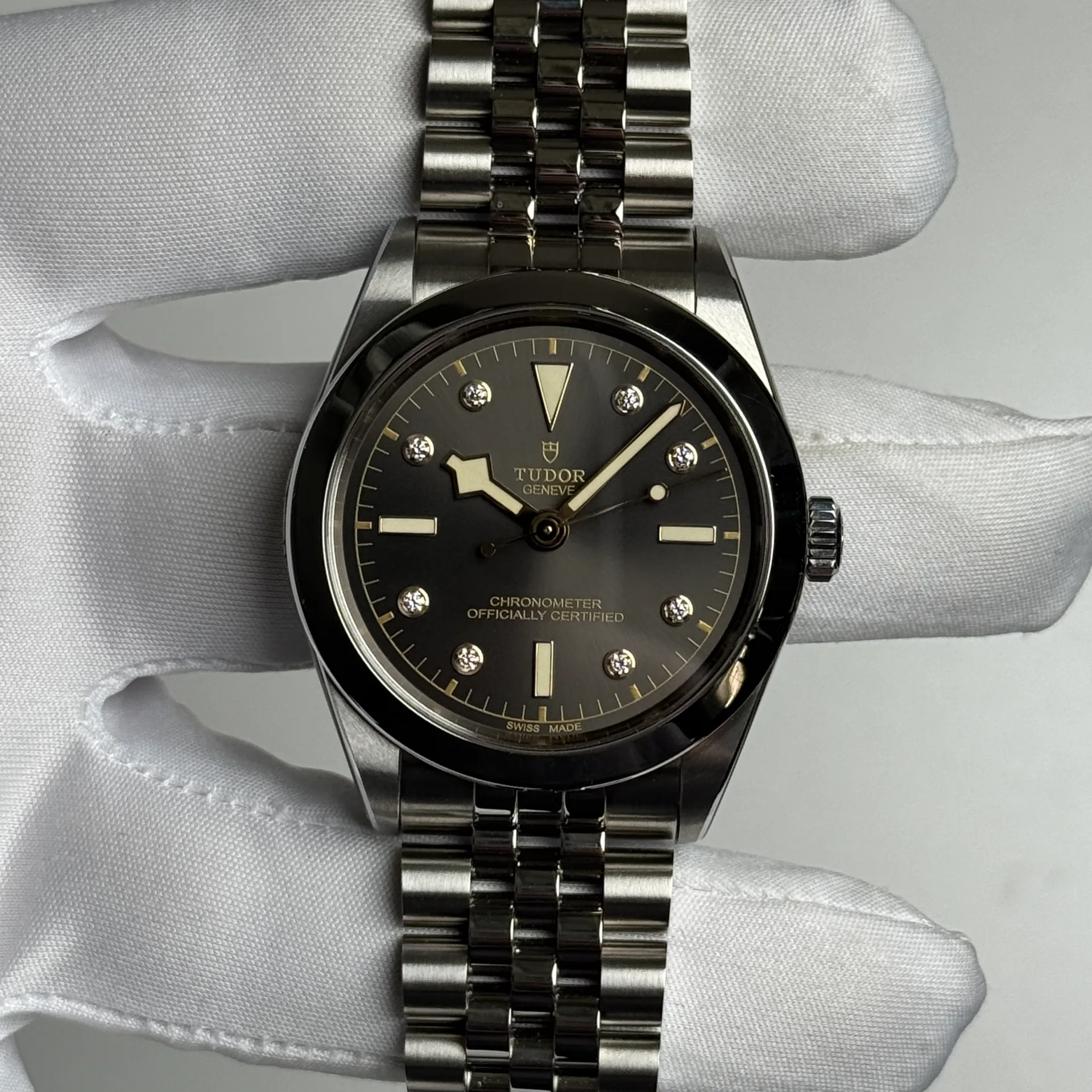 2025 Tudor Black Bay 39 Steel / Black / Diamond-Set / Bracelet M79660-0004