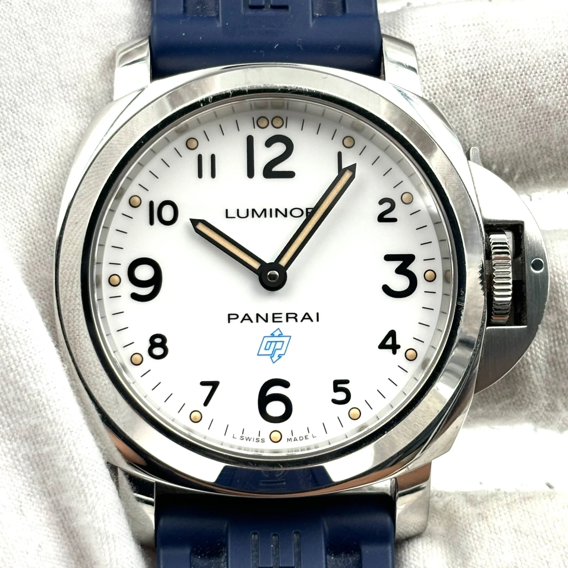 Panerai luminor base logo best sale