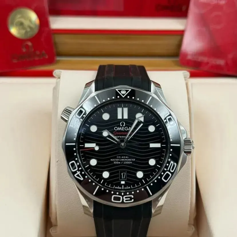 2025 Omega Seamaster Diver 300M Master Co-Axial 42 Stainless Steel / Black / Rubber 210.32.42.20.01.001