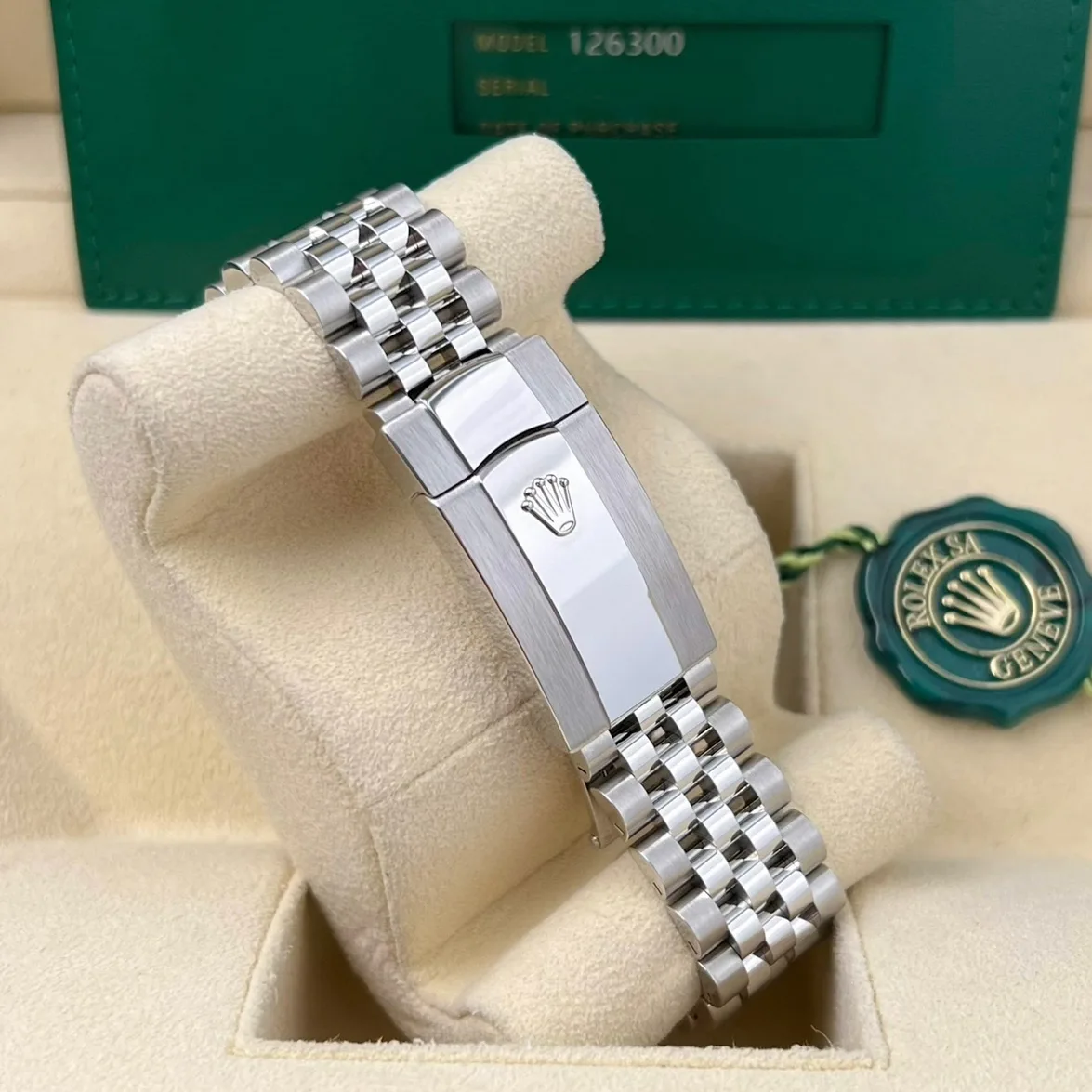 2025 Rolex Datejust 41 "Wimbledon" / Smooth / Jubilee 126300-0014 Listing Image 4