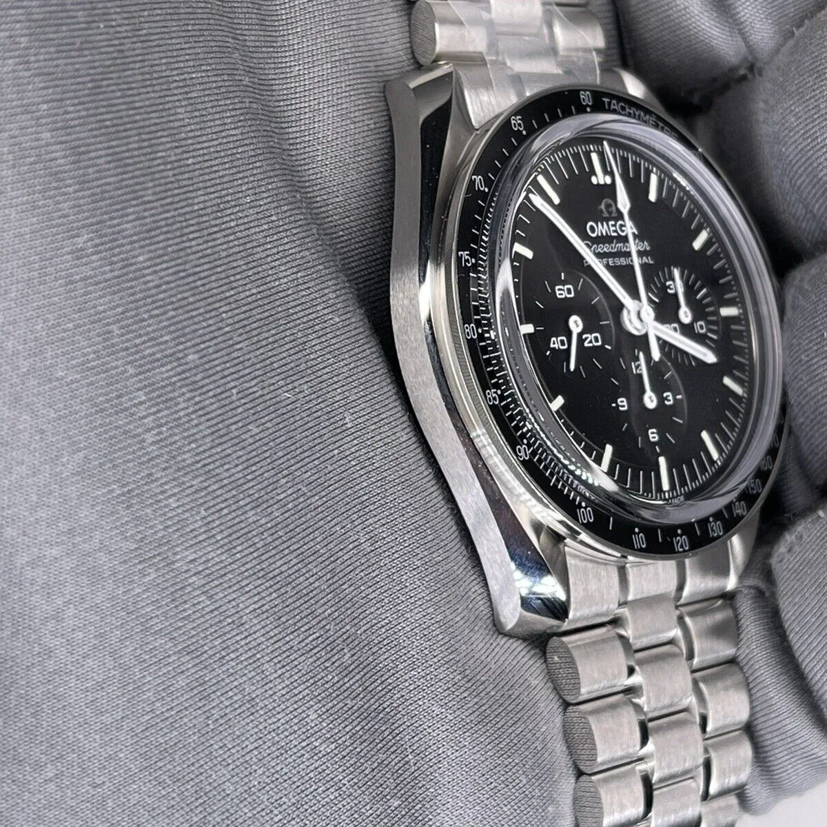 Omega Speedmaster Professional Moonwatch 3861 Steel / Black / Sapphire / Bracelet 310.30.42.50.01.002 Listing Image 3