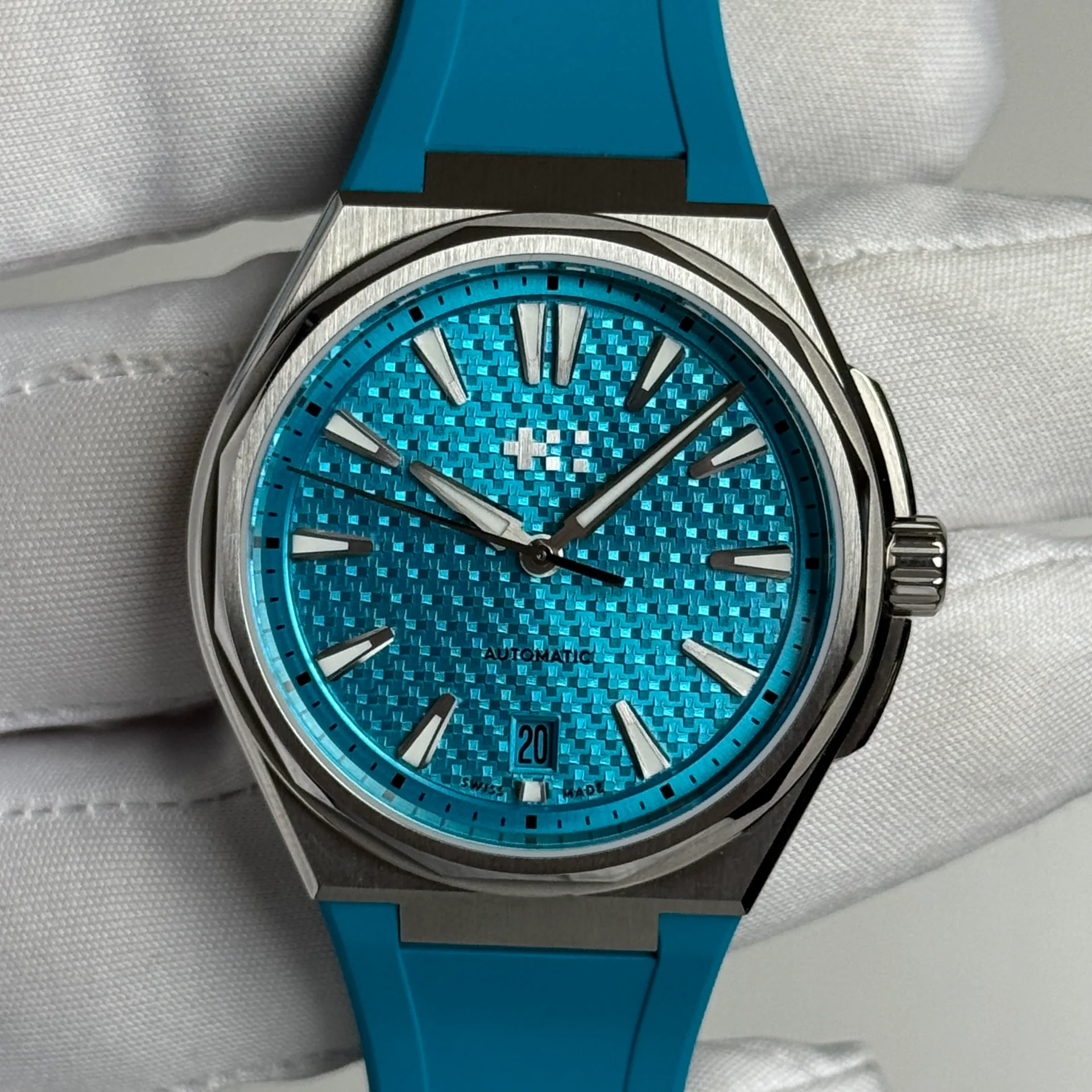 2024 Christopher Ward C12 The Twelve 38 Steel Ice Cream Blue Strap  Limited to 200 Pieces C12-38ADA1-S00B2