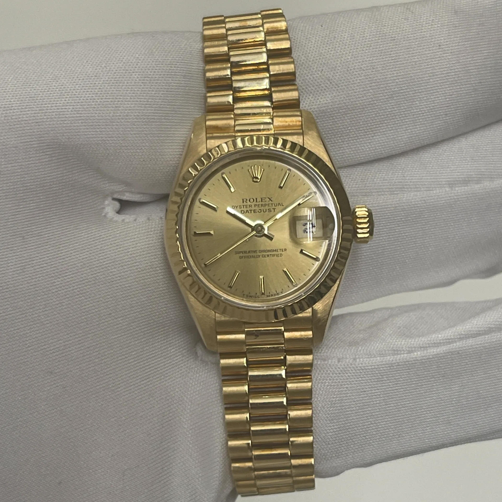 1996 Rolex Lady-Datejust 26 Yellow Gold / Fluted / Champagne / President 69178