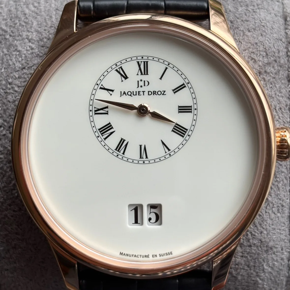 2024 Jaquet Droz Petite Heure Minute Grande Date 43 Rose Gold / Ivory / Roman / Strap J016933200