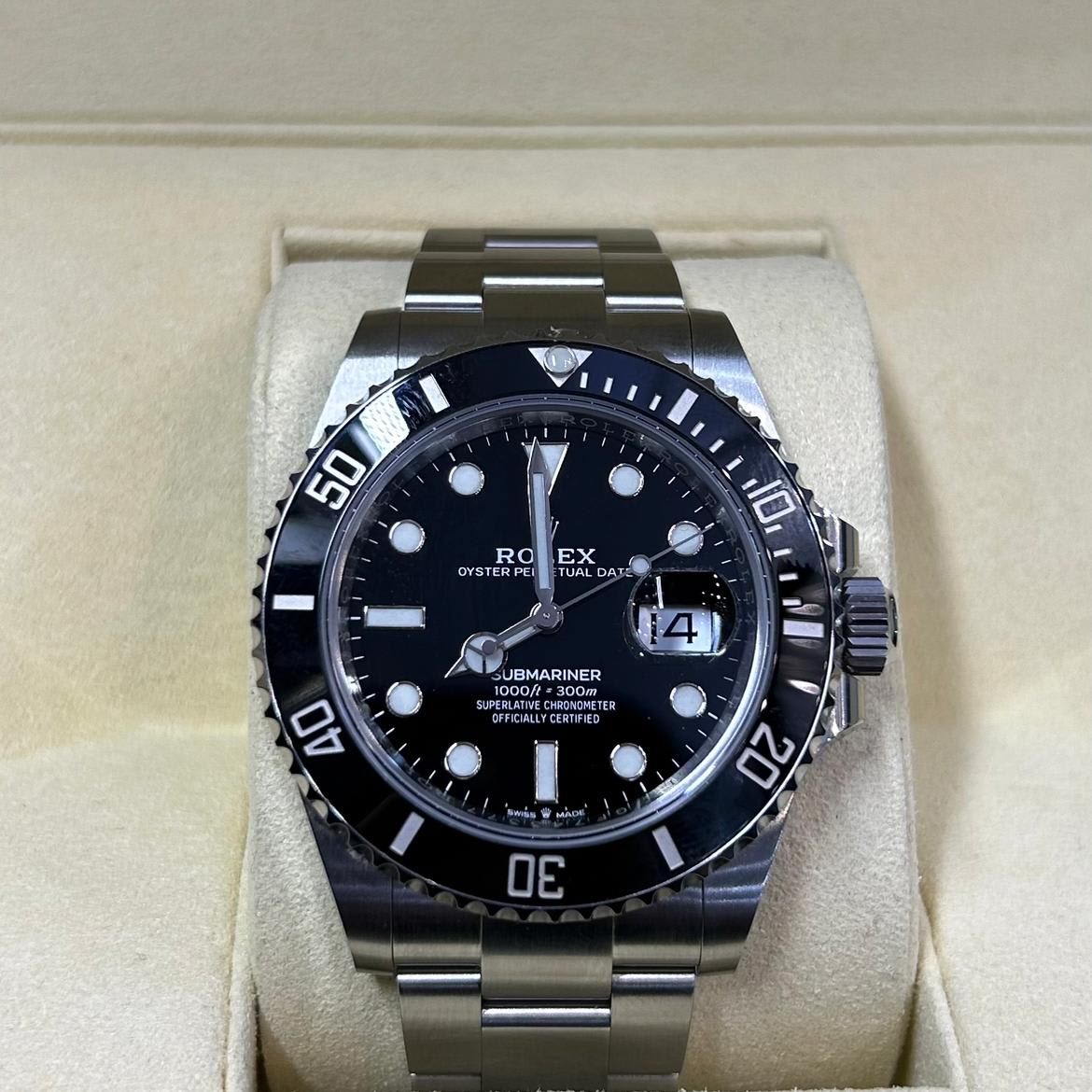 2022 Rolex Submariner 41 Date 126610LN-0001 | Bezel