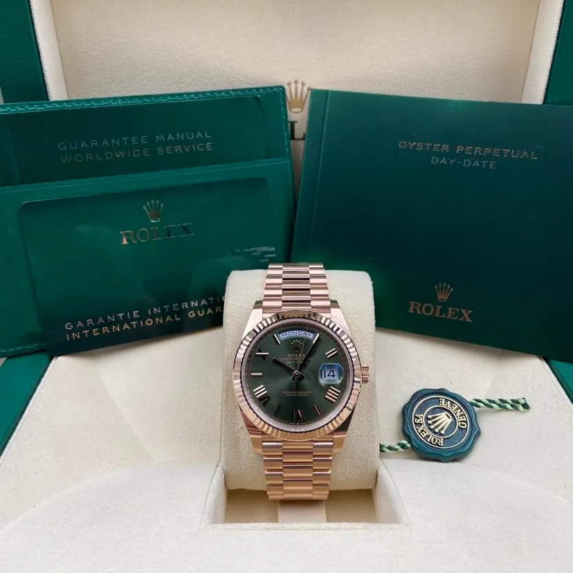 2021 Rolex Day-Date 40 Rose Gold / Fluted / Olive-Green / Roman / President 228235-0025 Listing Image 5