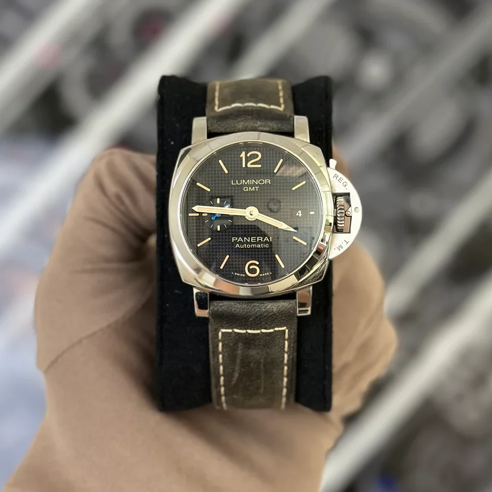 2019 Panerai Luminor GMT 42 PAM01535